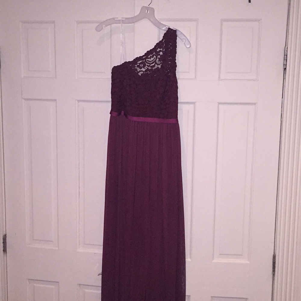 David’s Bridal One-Shoulder Bridesmaid/Prom Dress